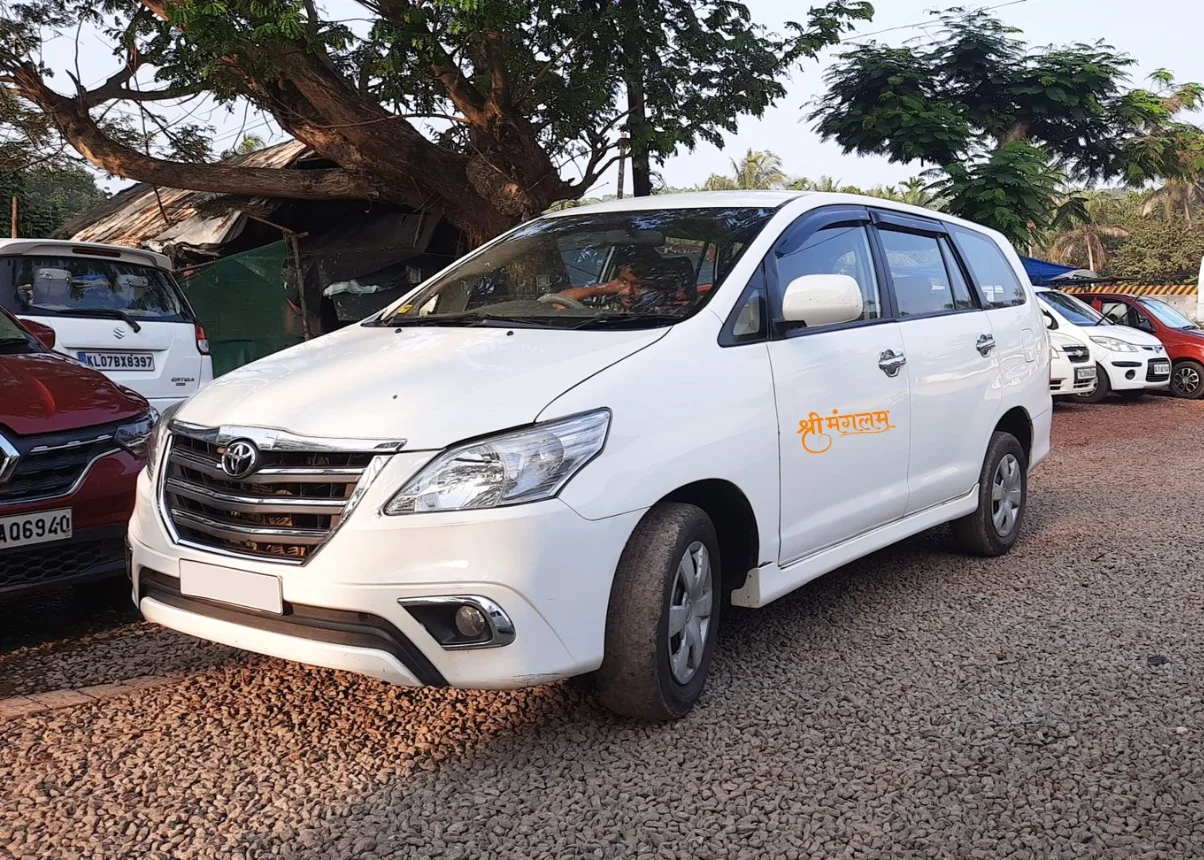 Innova Crysta taxi in Udaipur